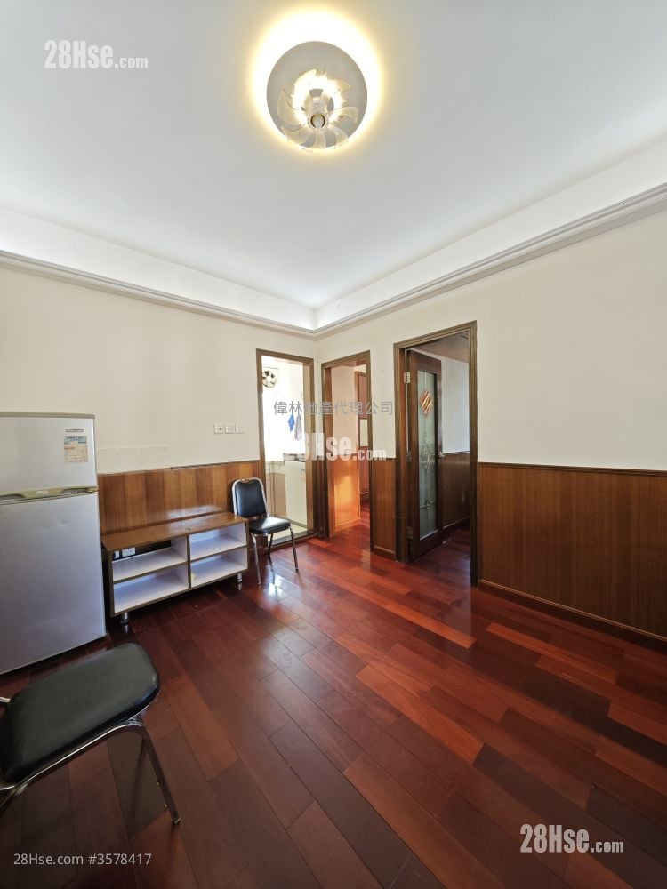 Elly House Rental 2 Bedrooms , 1 Bathroom 346 ft²
