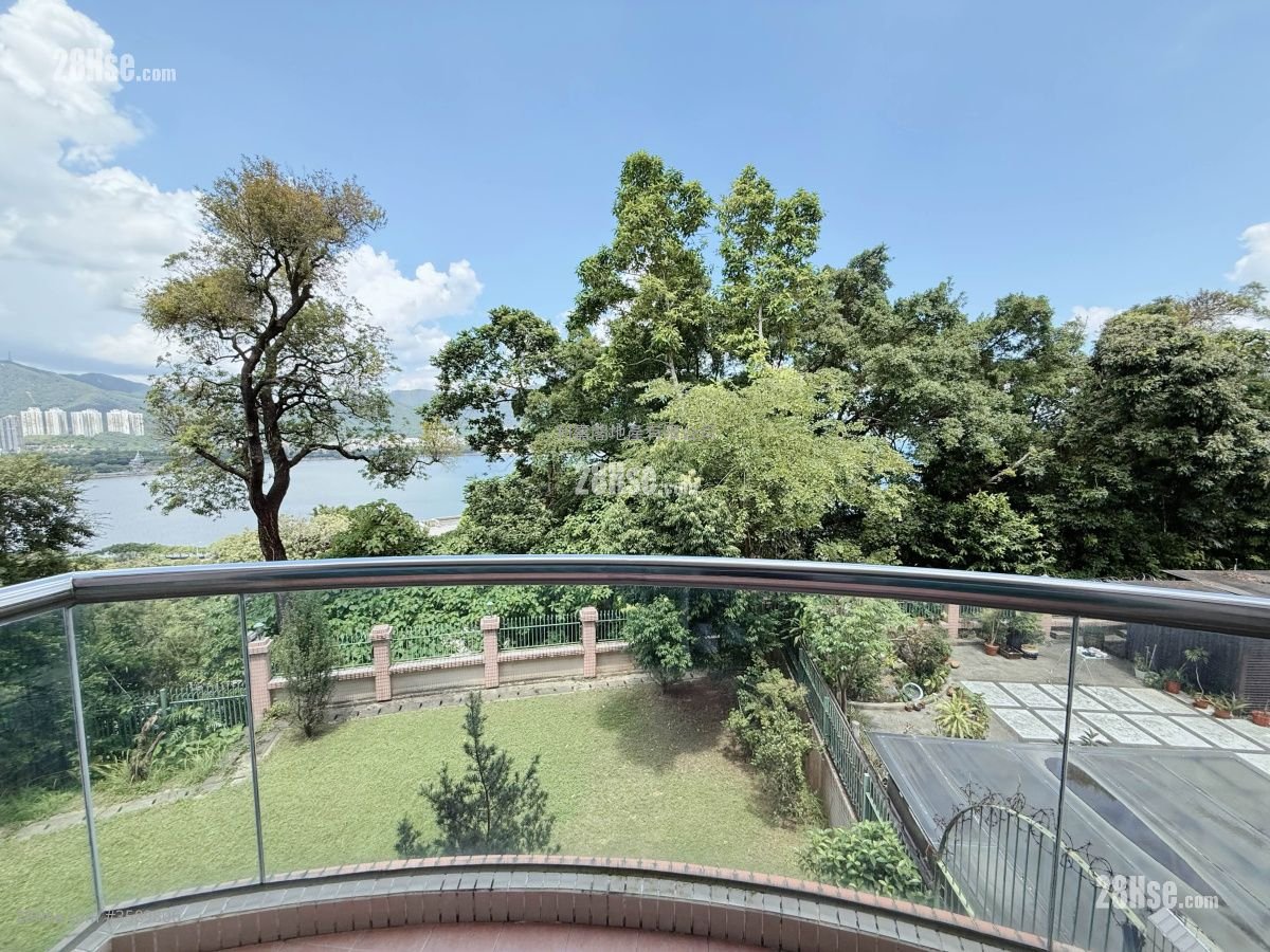 Emerald Palace Rental 4 Bedrooms , 4 Bathrooms 2,225 ft²