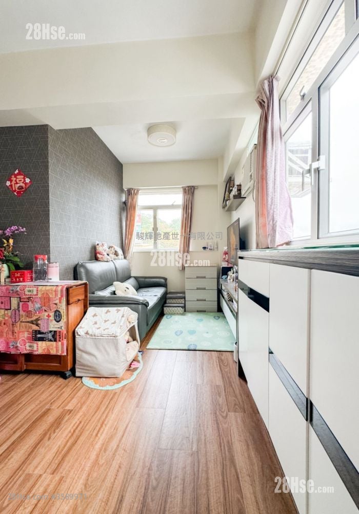 Chung Ching Building Sell 1 Bedroom , 1 Bathroom 292 ft²