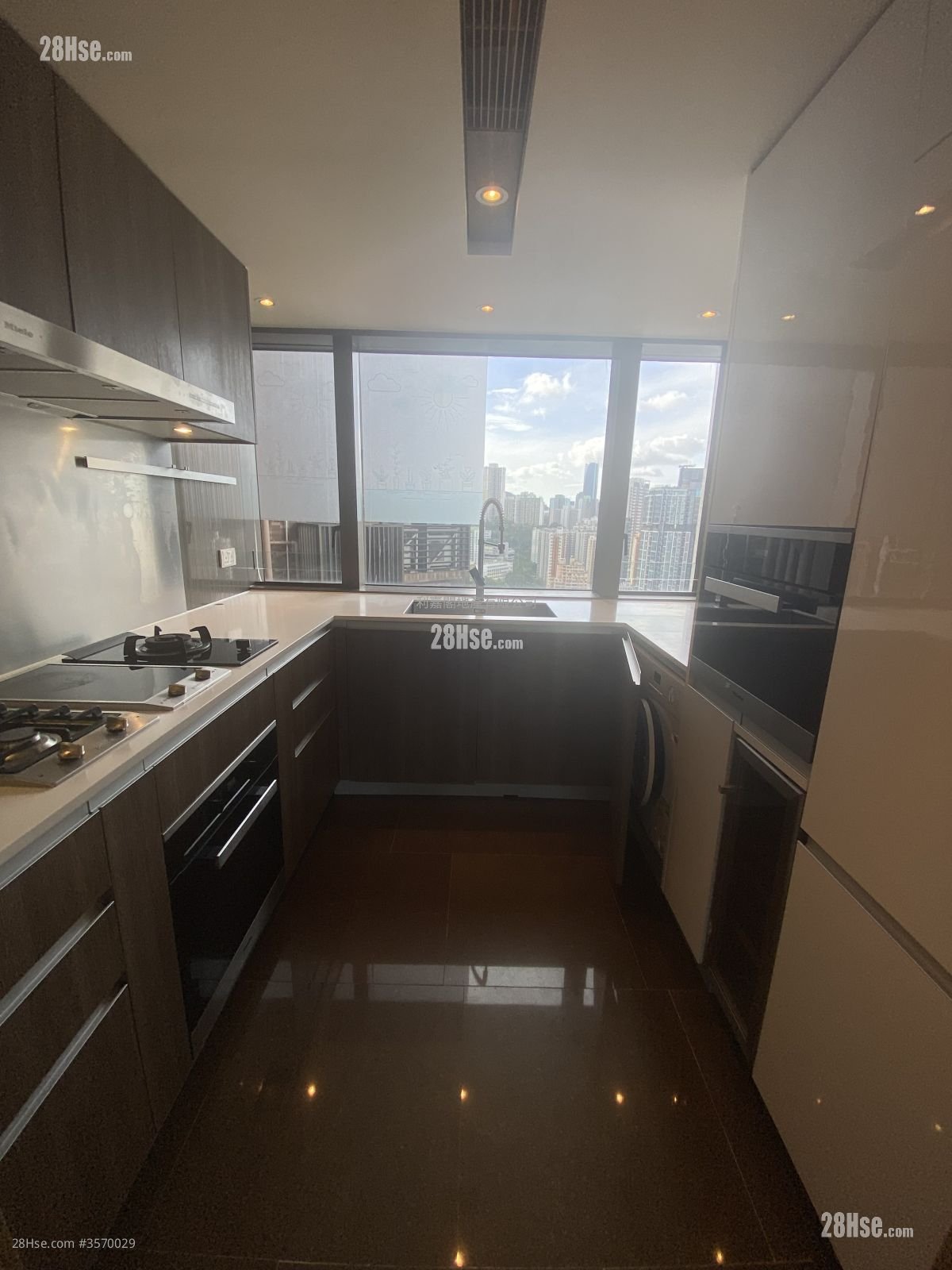 香島 售盤 3 房 , 2 浴室 1,055 平方呎 香島 售盤 3 房 , 2 浴室 1,055 平方呎