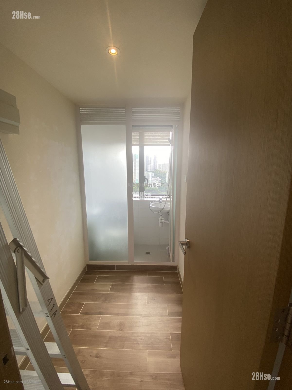 香島 售盤 3 房 , 2 浴室 1,055 平方呎 香島 售盤 3 房 , 2 浴室 1,055 平方呎