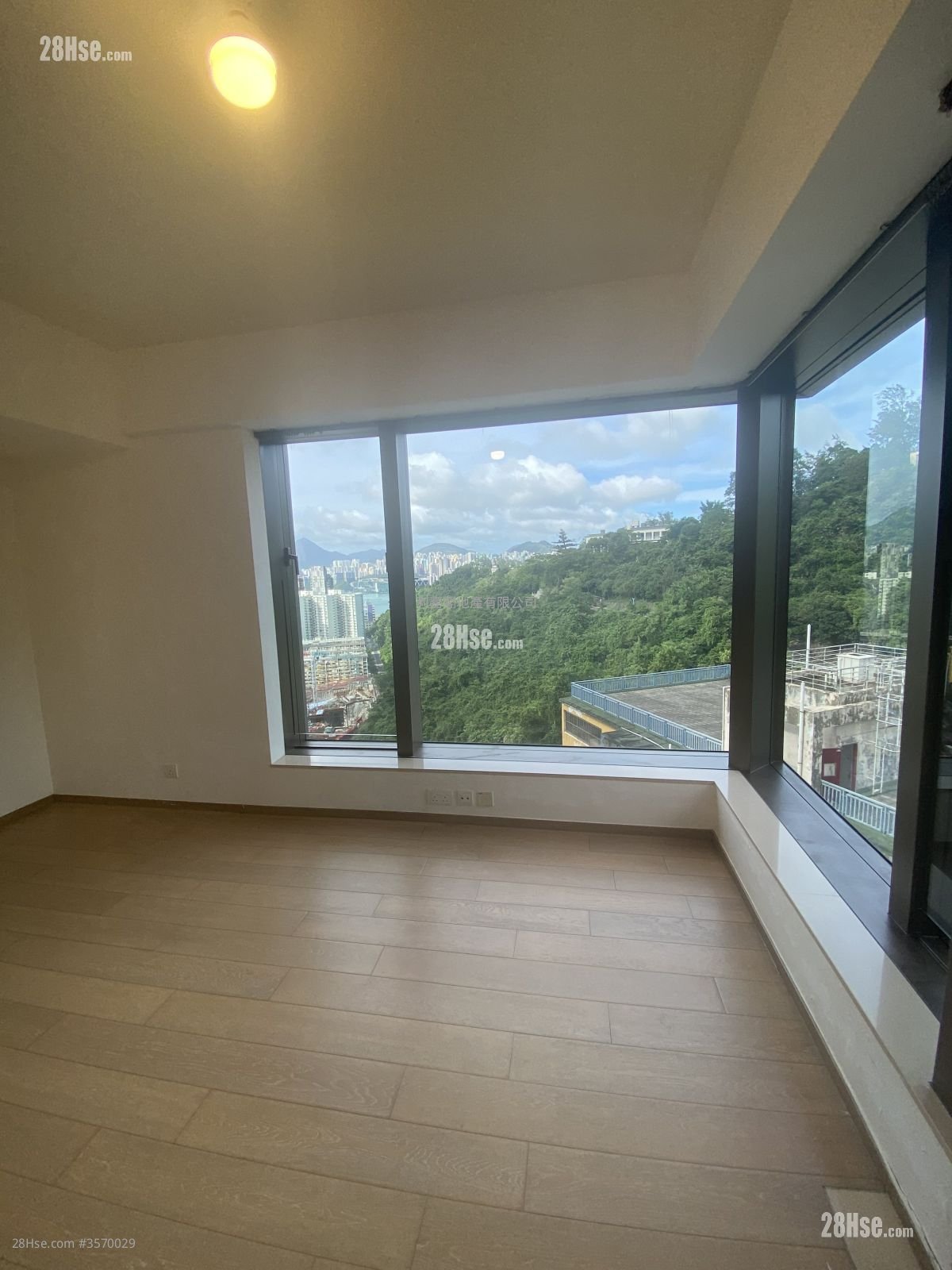 香島 售盤 3 房 , 2 浴室 1,055 平方呎 香島 售盤 3 房 , 2 浴室 1,055 平方呎