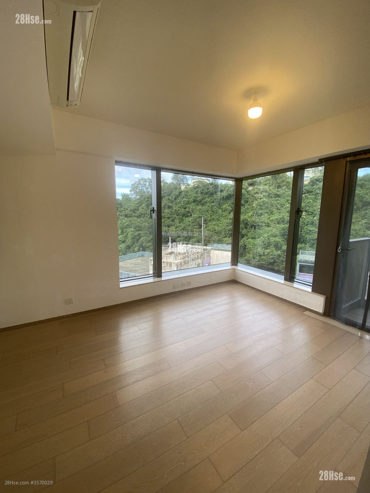 香島 售盤 3 房 , 2 浴室 1,055 平方呎 香島 售盤 3 房 , 2 浴室 1,055 平方呎