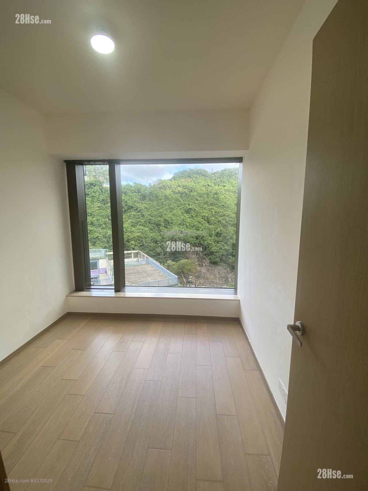 香島 售盤 3 房 , 2 浴室 1,055 平方呎 香島 售盤 3 房 , 2 浴室 1,055 平方呎