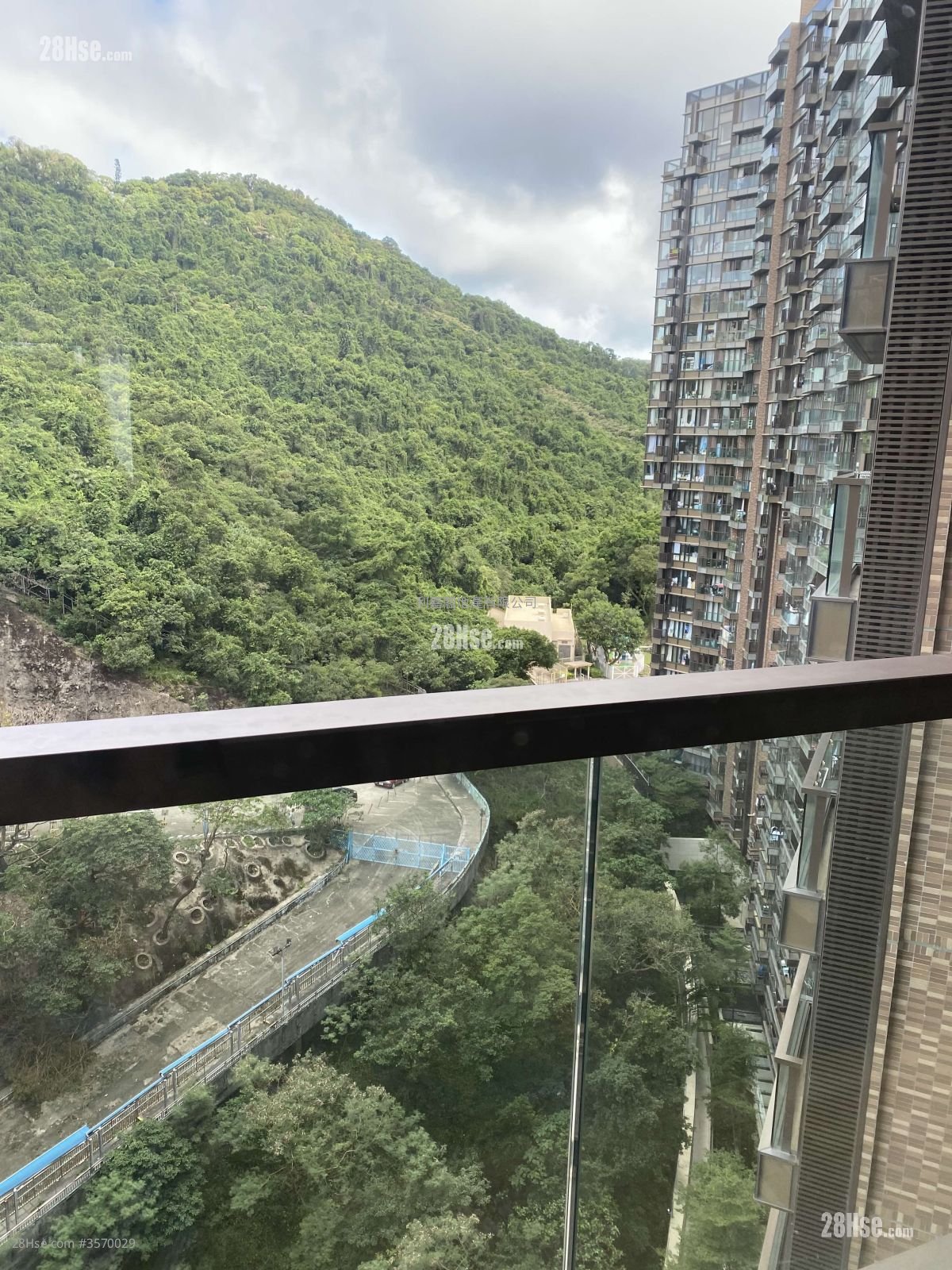 香島 售盤 3 房 , 2 浴室 1,055 平方呎 香島 售盤 3 房 , 2 浴室 1,055 平方呎