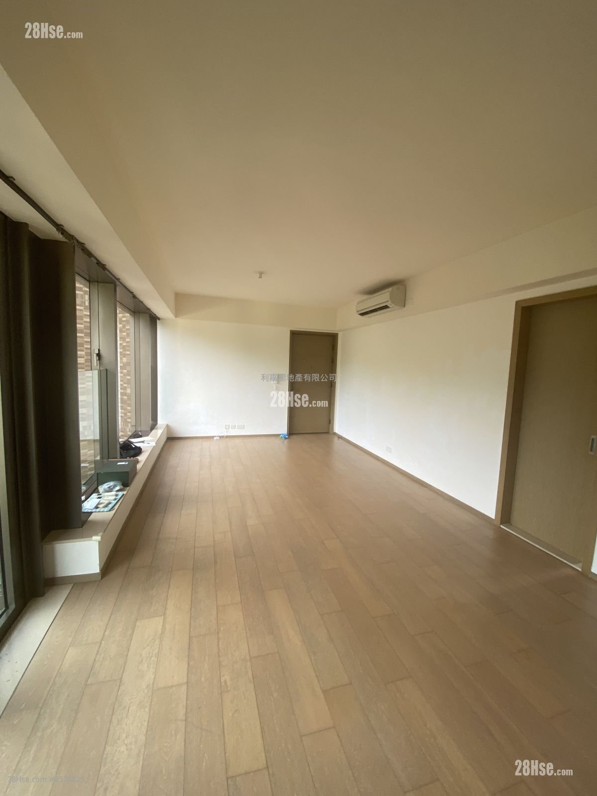 香島 售盤 3 房 , 2 浴室 1,055 平方呎 香島 售盤 3 房 , 2 浴室 1,055 平方呎