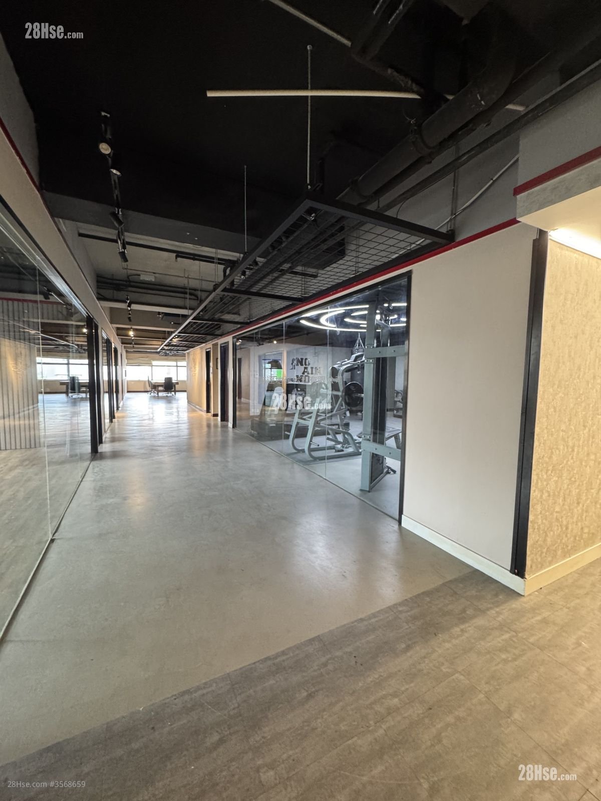 德士活廣場 租盤 5+ 房 , 2 廁所