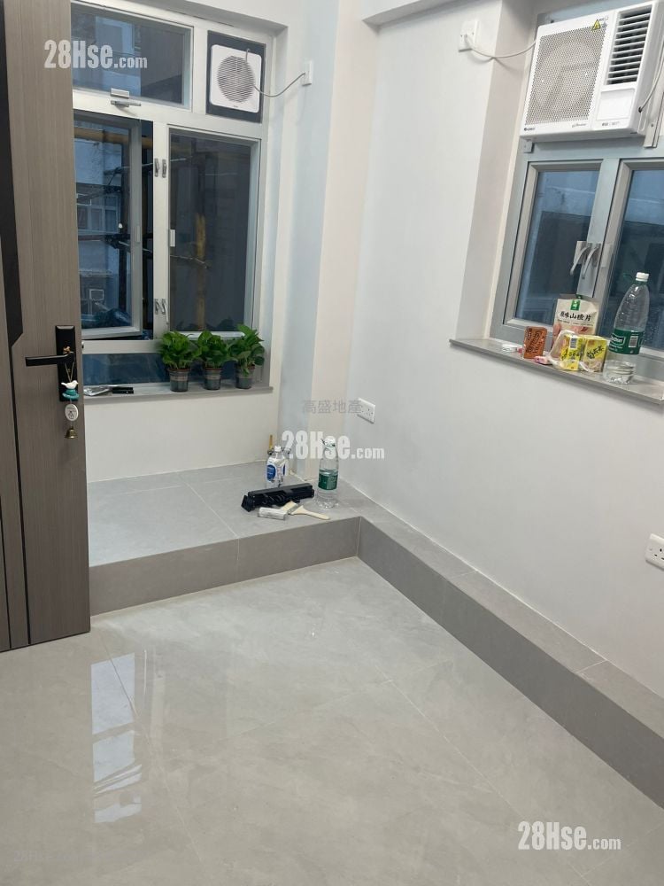 Tsung Nga Building Rental Studio , 1 Bathroom 150 ft²