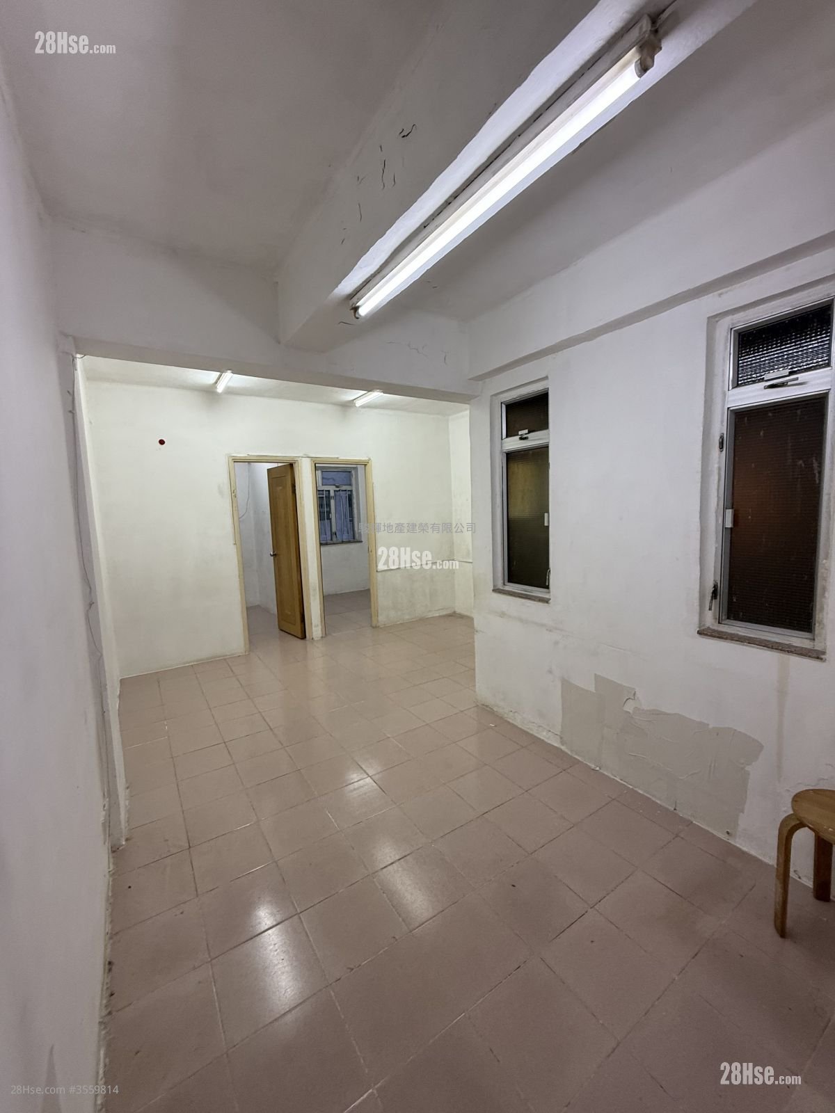 Kwong Yuen Building Sell 2 Bedrooms , 1 Bathroom 389 ft² Kwong Yuen Building Sell 2 Bedrooms , 1 Bathroom 389 ft²