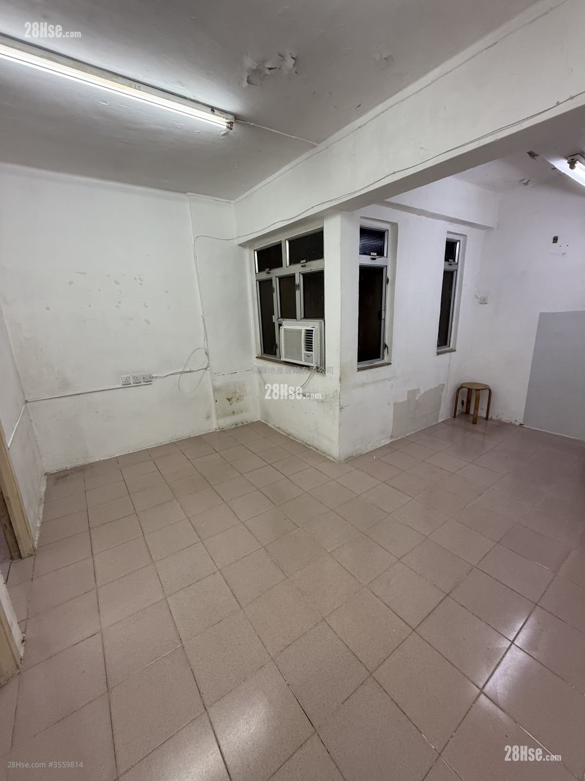 Kwong Yuen Building Sell 2 Bedrooms , 1 Bathroom 389 ft² Kwong Yuen Building Sell 2 Bedrooms , 1 Bathroom 389 ft²