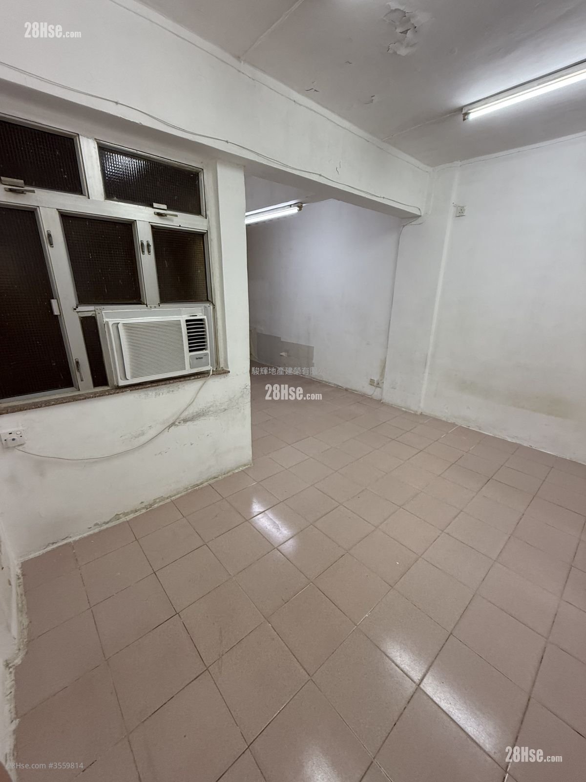Kwong Yuen Building Sell 2 Bedrooms , 1 Bathroom 389 ft² Kwong Yuen Building Sell 2 Bedrooms , 1 Bathroom 389 ft²