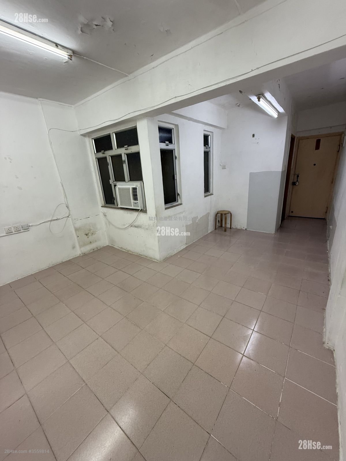 Kwong Yuen Building Sell 2 Bedrooms , 1 Bathroom 389 ft² Kwong Yuen Building Sell 2 Bedrooms , 1 Bathroom 389 ft²
