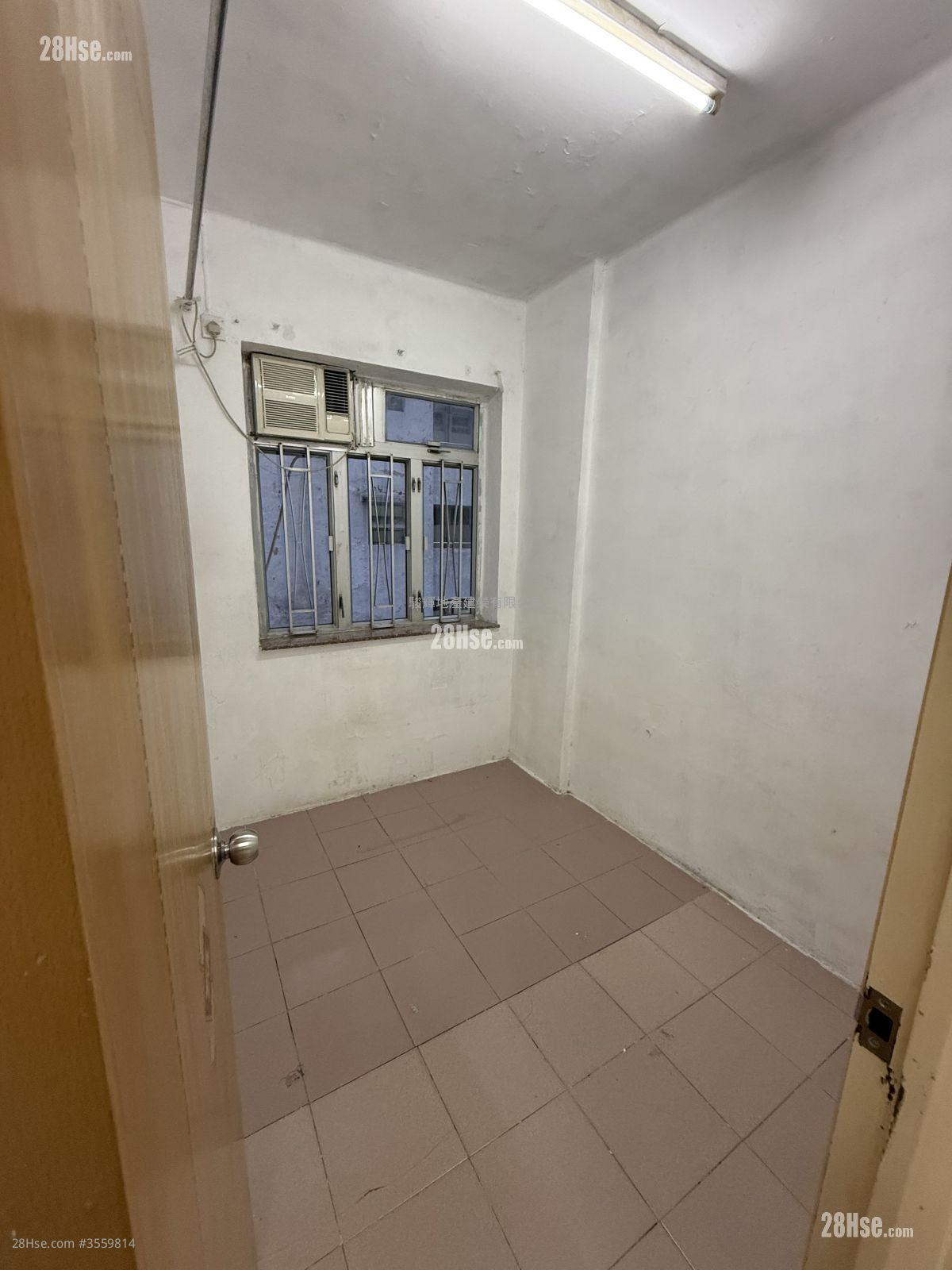 Kwong Yuen Building Sell 2 Bedrooms , 1 Bathroom 389 ft² Kwong Yuen Building Sell 2 Bedrooms , 1 Bathroom 389 ft²