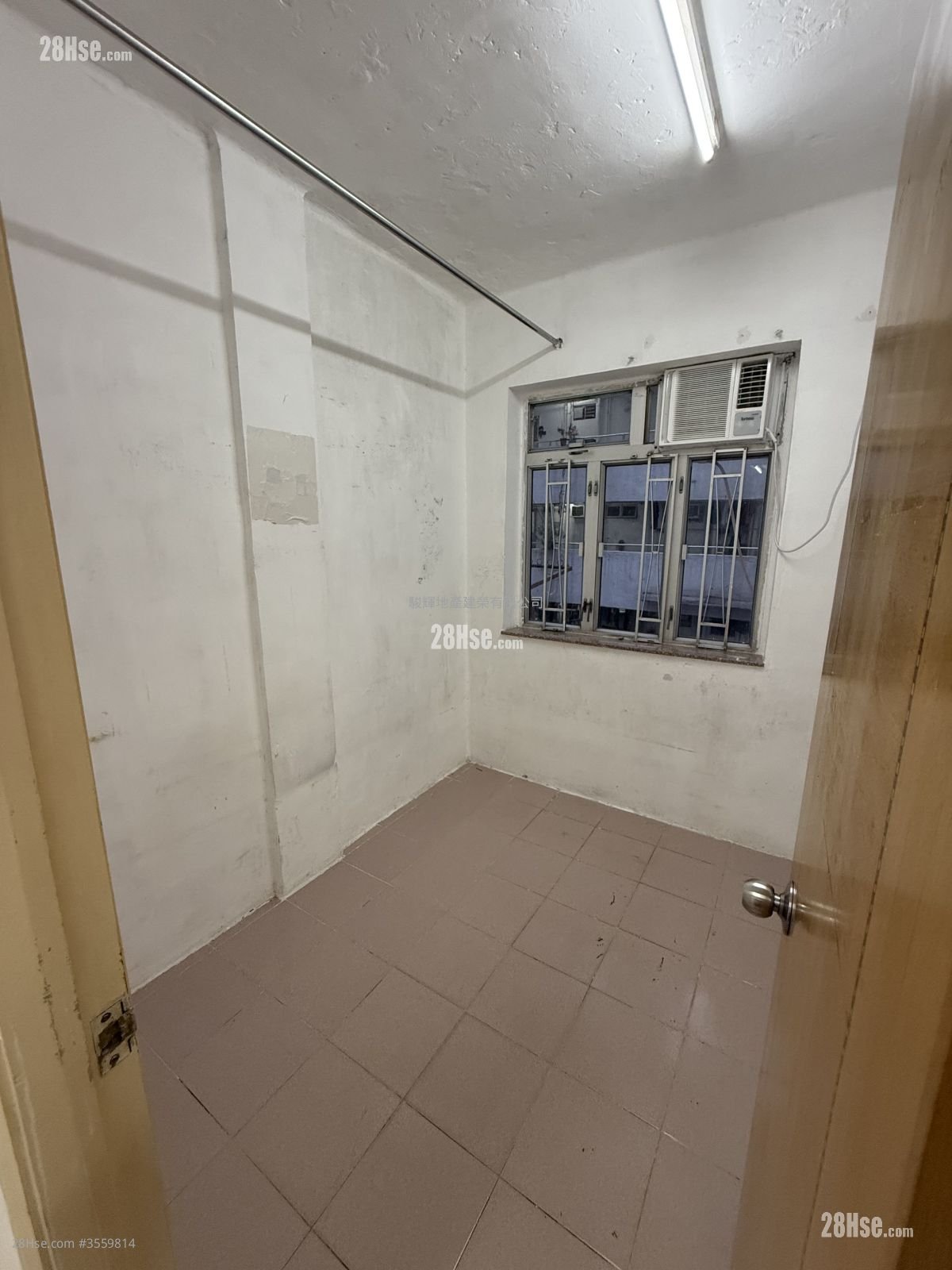 Kwong Yuen Building Sell 2 Bedrooms , 1 Bathroom 389 ft² Kwong Yuen Building Sell 2 Bedrooms , 1 Bathroom 389 ft²