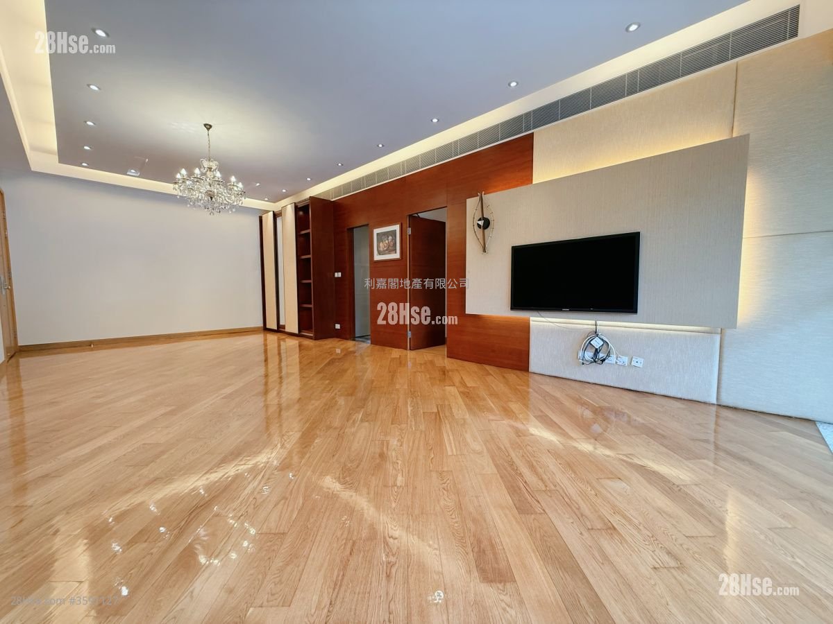Peak One Rental 5+ Bedrooms , 3 Bathrooms 1,939 ft²