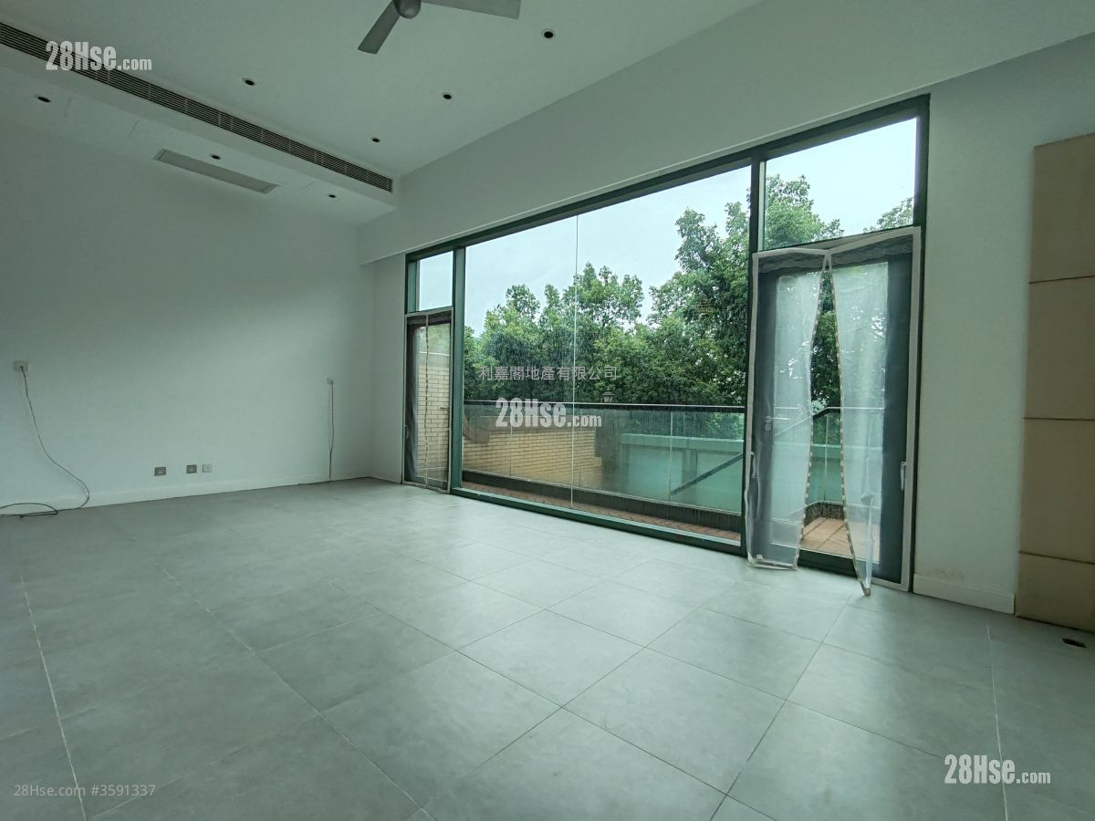 Chateau Royale Rental 4 Bedrooms , 3 Bathrooms 2,319 ft²