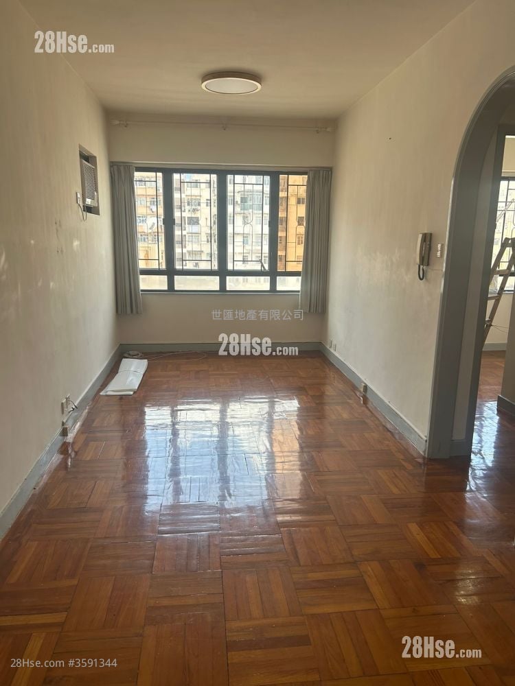Roca Centre Rental 2 Bedrooms , 1 Bathroom 537 ft²