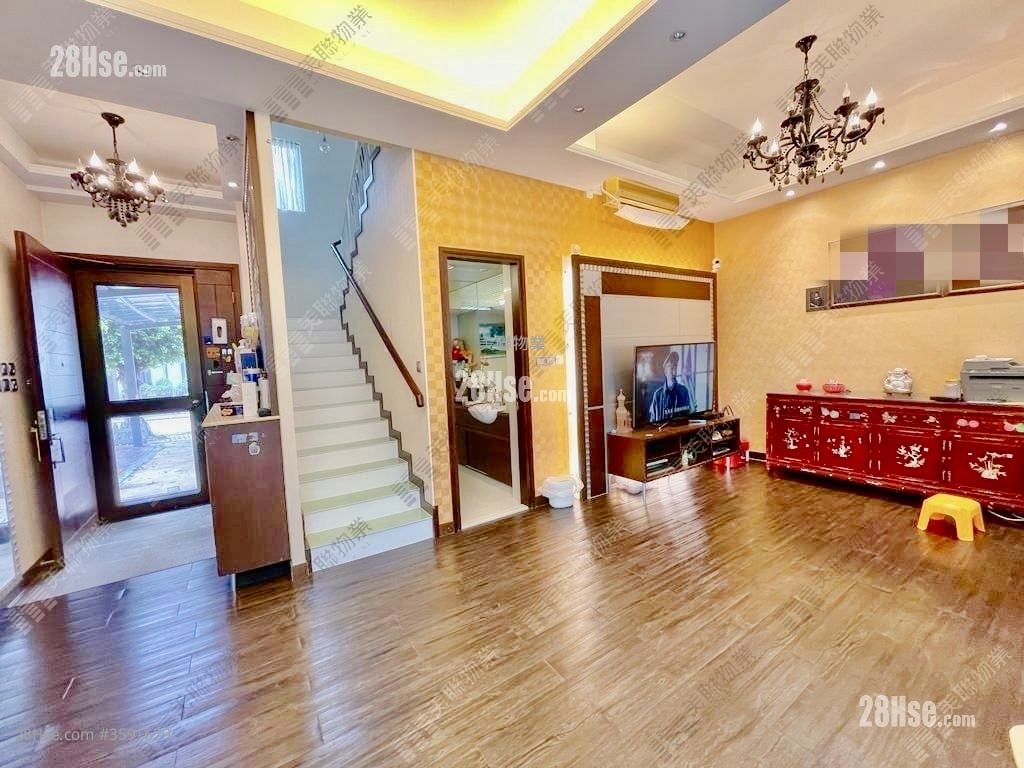 Miami Crescent Sell 4 Bedrooms 1,795 ft²