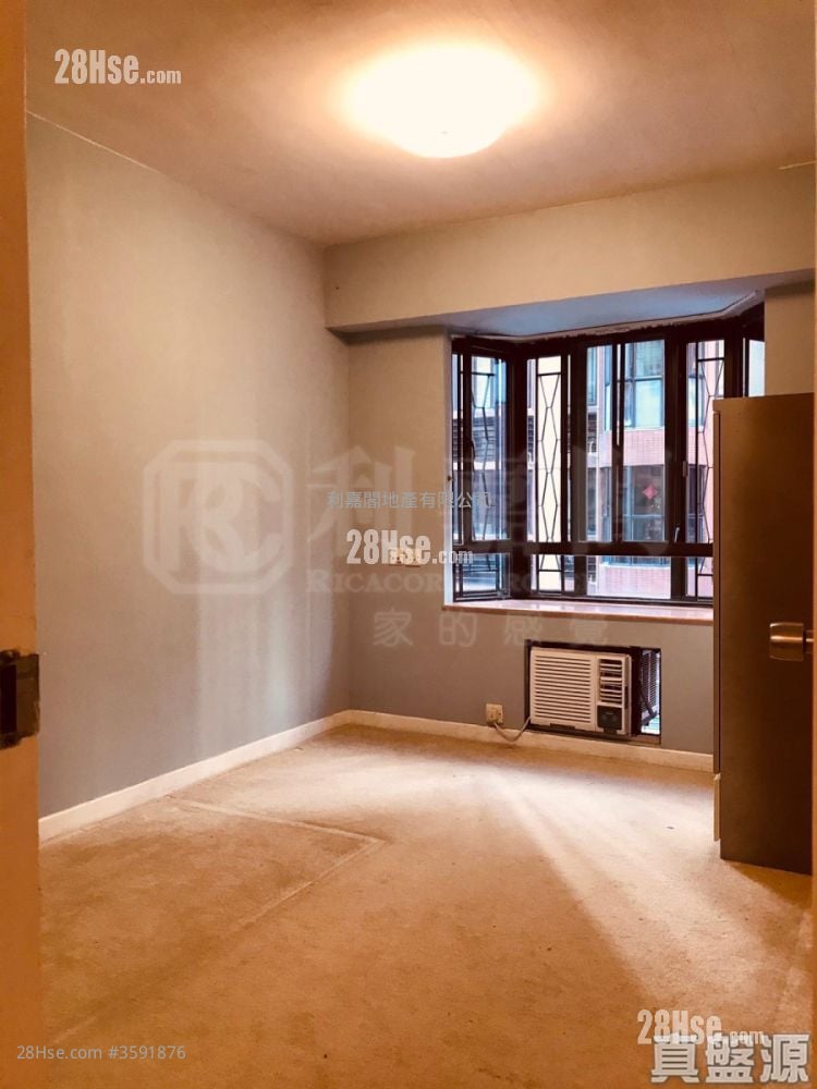 Beverly Villas Rental 3 Bedrooms , 2 Bathrooms 1,211 ft²