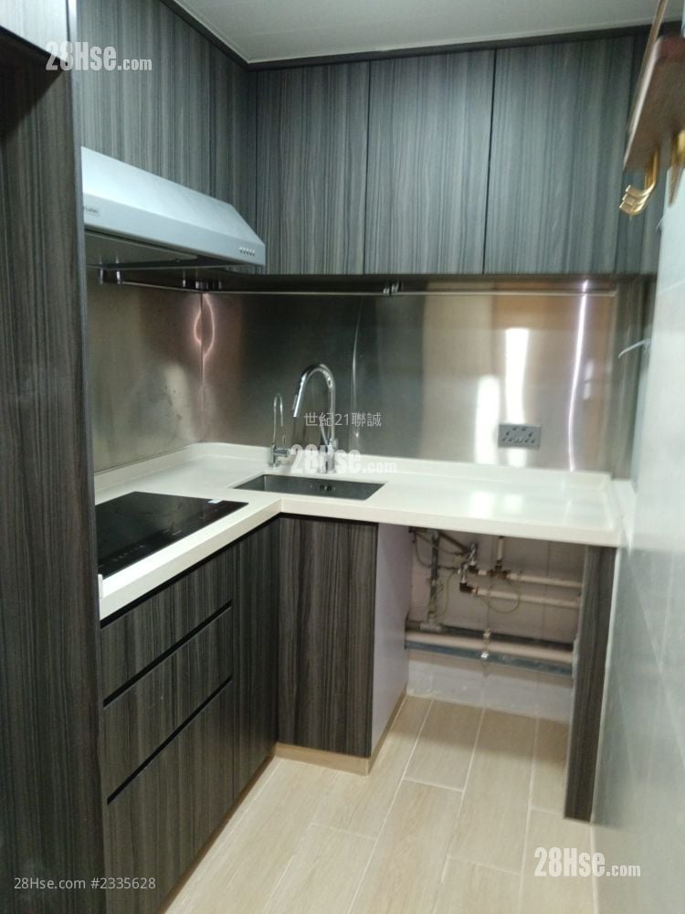 Choi Hing Court Sell 2 Bedrooms , 1 Bathroom 378 ft²