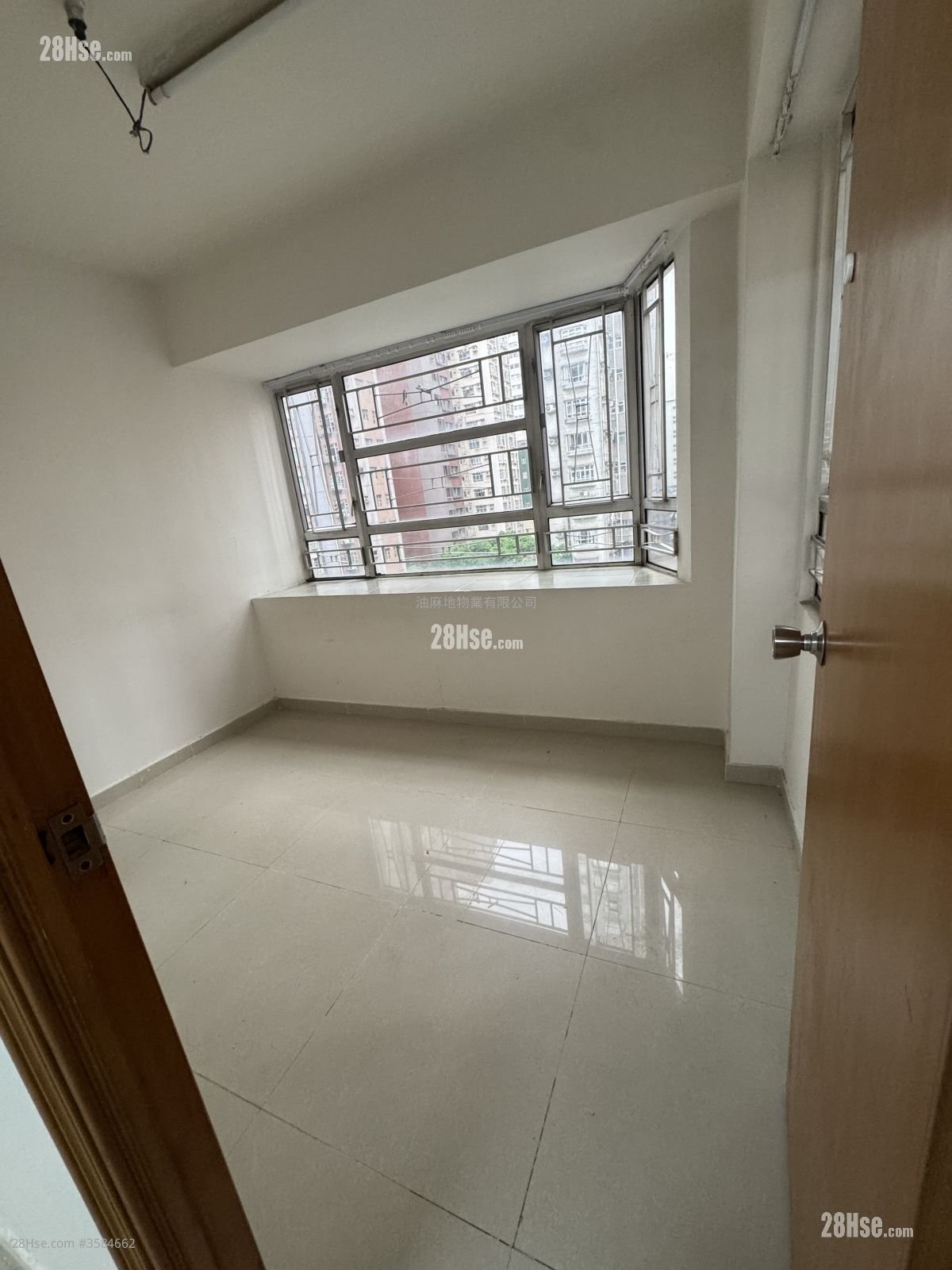 Po Hang Building Rental 1 Bedroom , 1 Bathroom 372 ft²