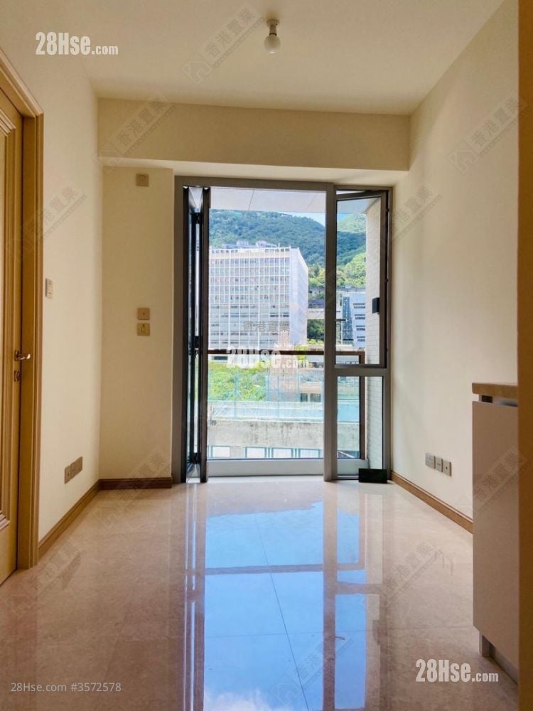 63 Pokfulam Sell 1 Bedroom 271 ft²