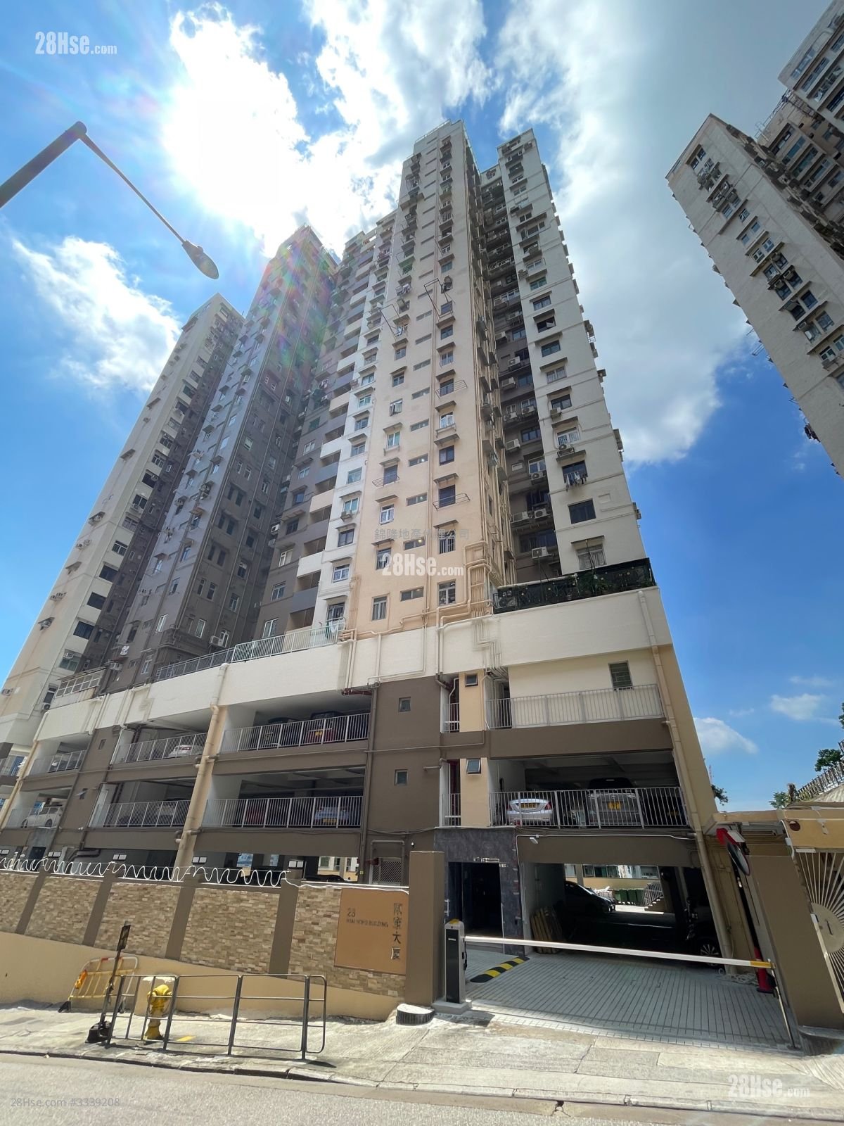 Nam Hong Building Sell 3 Bedrooms , 1 Bathroom 970 ft²