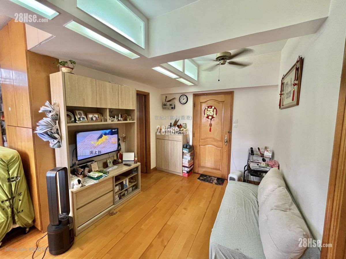 Fung Cheung House Sell 2 Bedrooms 381 ft²