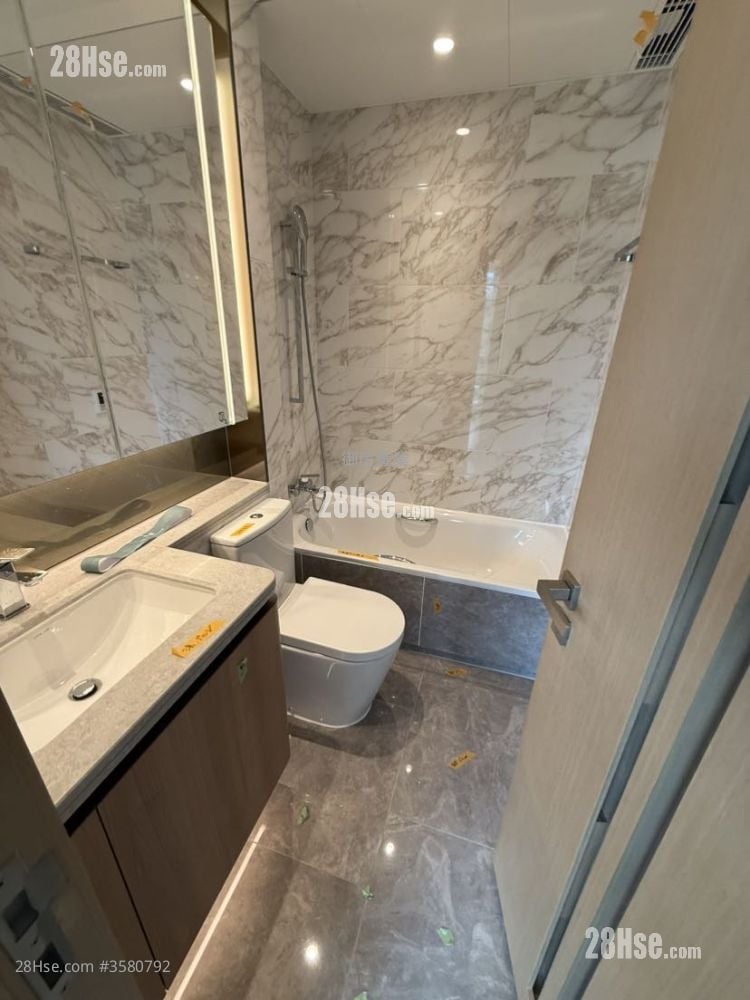 Grand Mayfair  Rental 547 ft²