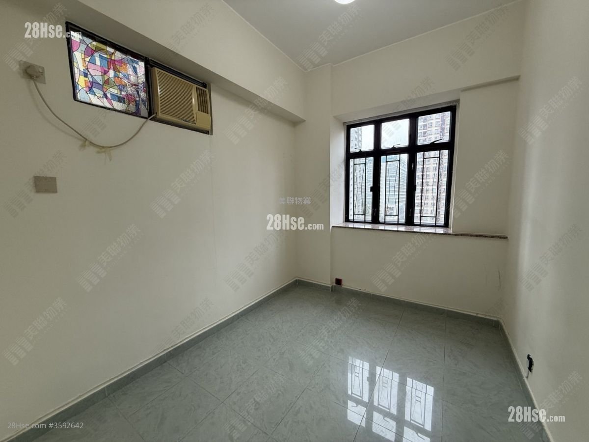 Lai Shing Garden Sell 2 Bedrooms 441 ft²