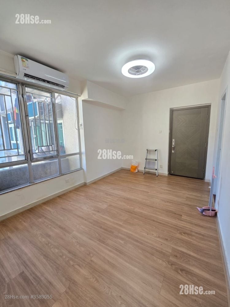 Hong Kong Garden Sell 2 Bedrooms , 1 Bathroom 365 ft²