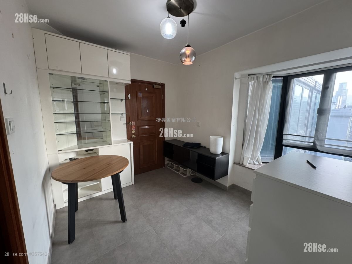 Palatial Stand Sell 2 Bedrooms , 1 Bathroom 280 ft²