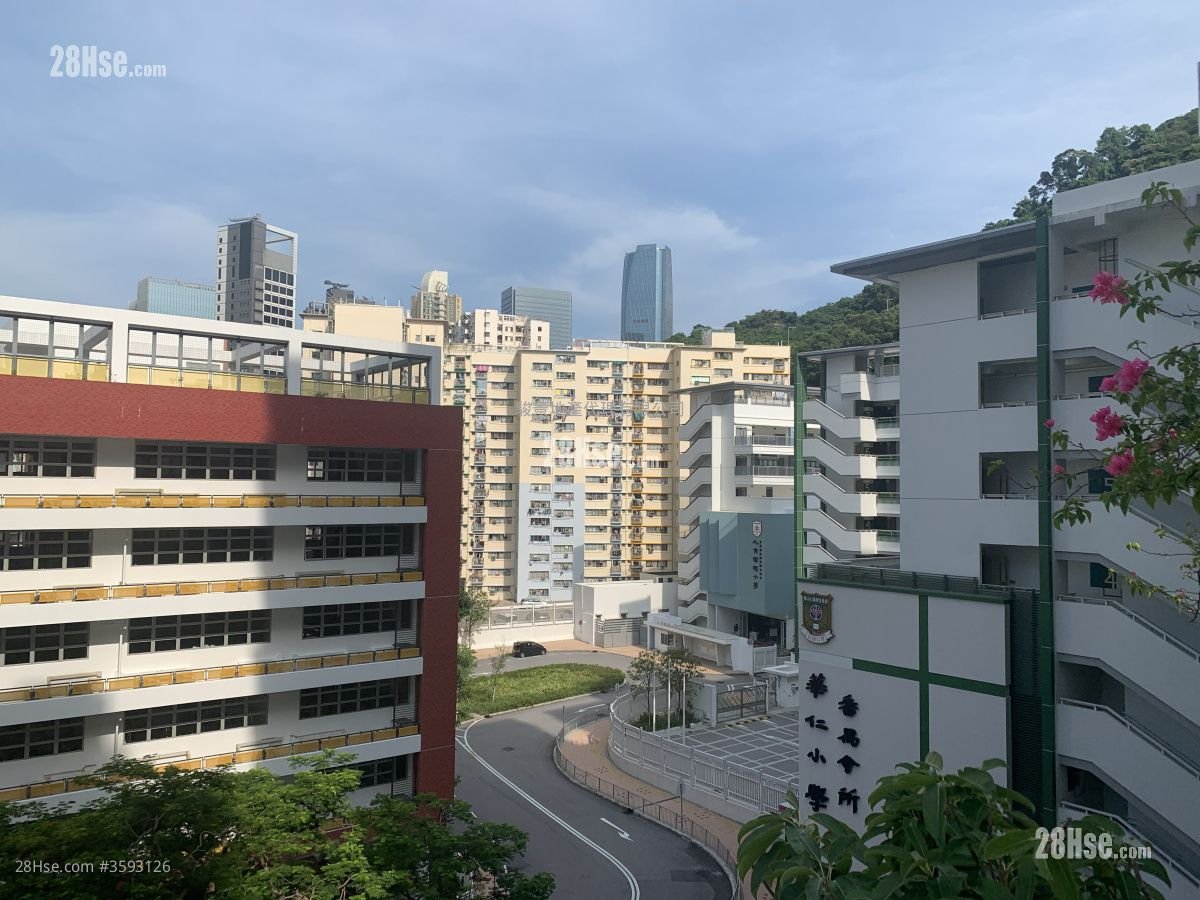 Bedford Gardens Sell 2 Bedrooms , 1 Bathroom 543 ft²