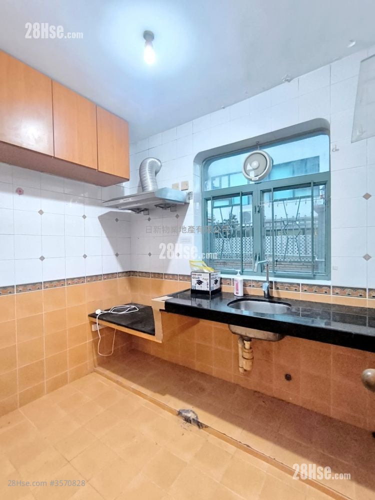 村屋 租盤 3 房 , 1 浴室 700 平方呎 村屋 租盤 3 房 , 1 浴室 700 平方呎