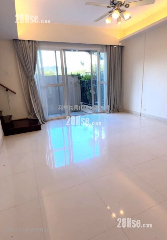 Seasons Palace Rental 4 Bedrooms , 2 Bathrooms 907 ft²