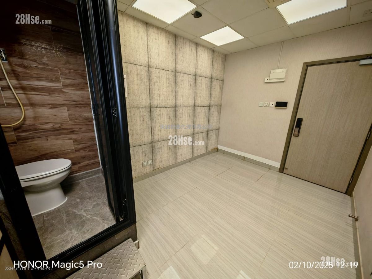 Lanton Industrial Building Rental 1 Toilet