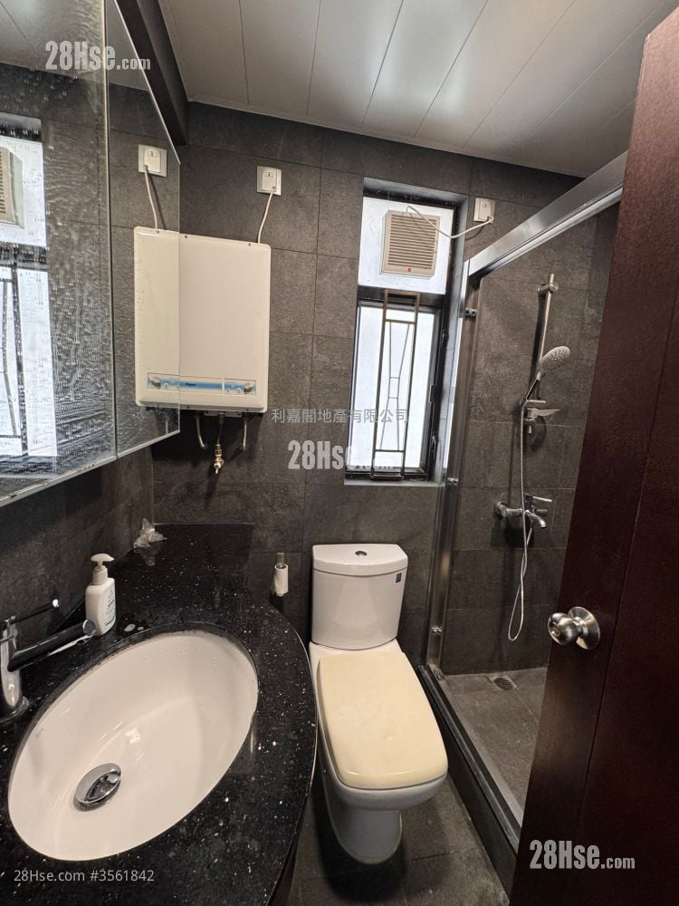 Heng Fa Chuen Sell 2 Bedrooms , 1 Bathroom 499 ft² Heng Fa Chuen Sell 2 Bedrooms , 1 Bathroom 499 ft²