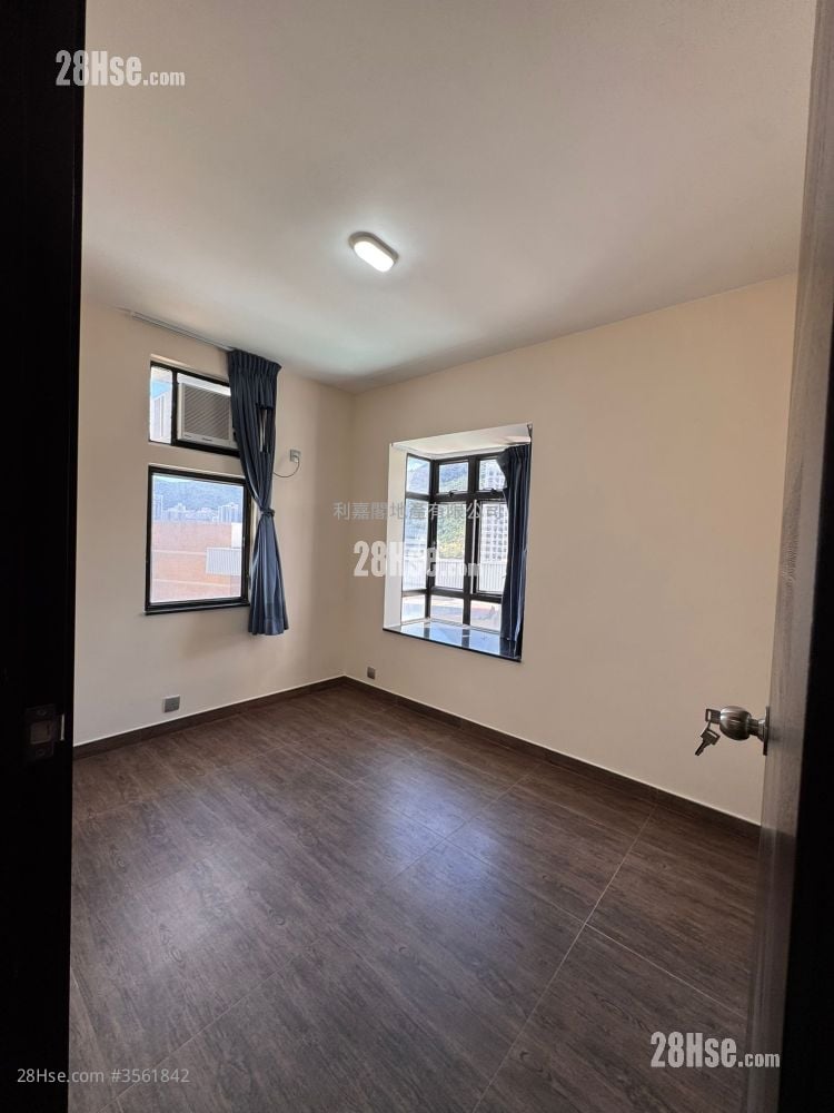 Heng Fa Chuen Sell 2 Bedrooms , 1 Bathroom 499 ft² Heng Fa Chuen Sell 2 Bedrooms , 1 Bathroom 499 ft²