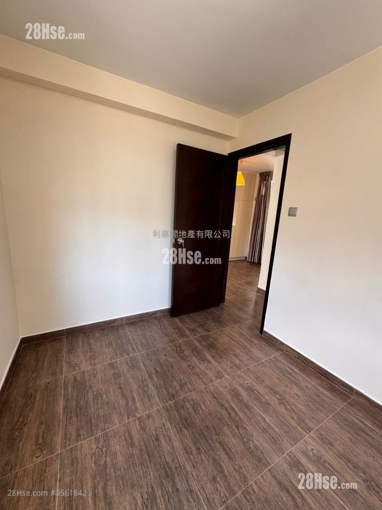 Heng Fa Chuen Sell 2 Bedrooms , 1 Bathroom 499 ft² Heng Fa Chuen Sell 2 Bedrooms , 1 Bathroom 499 ft²