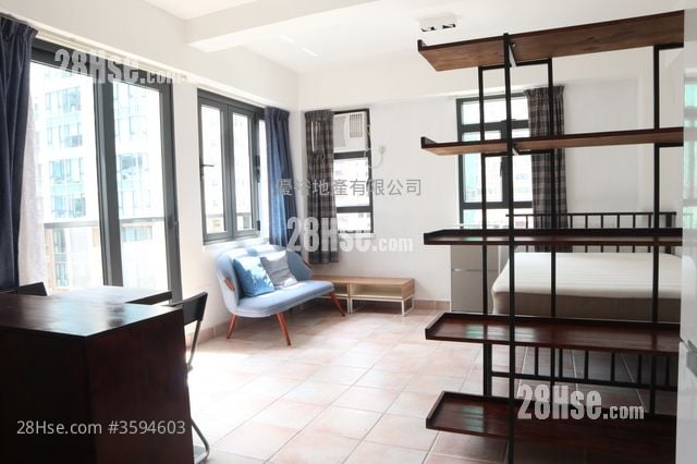 Garley Building Rental Studio , 1 Bathroom 298 ft²