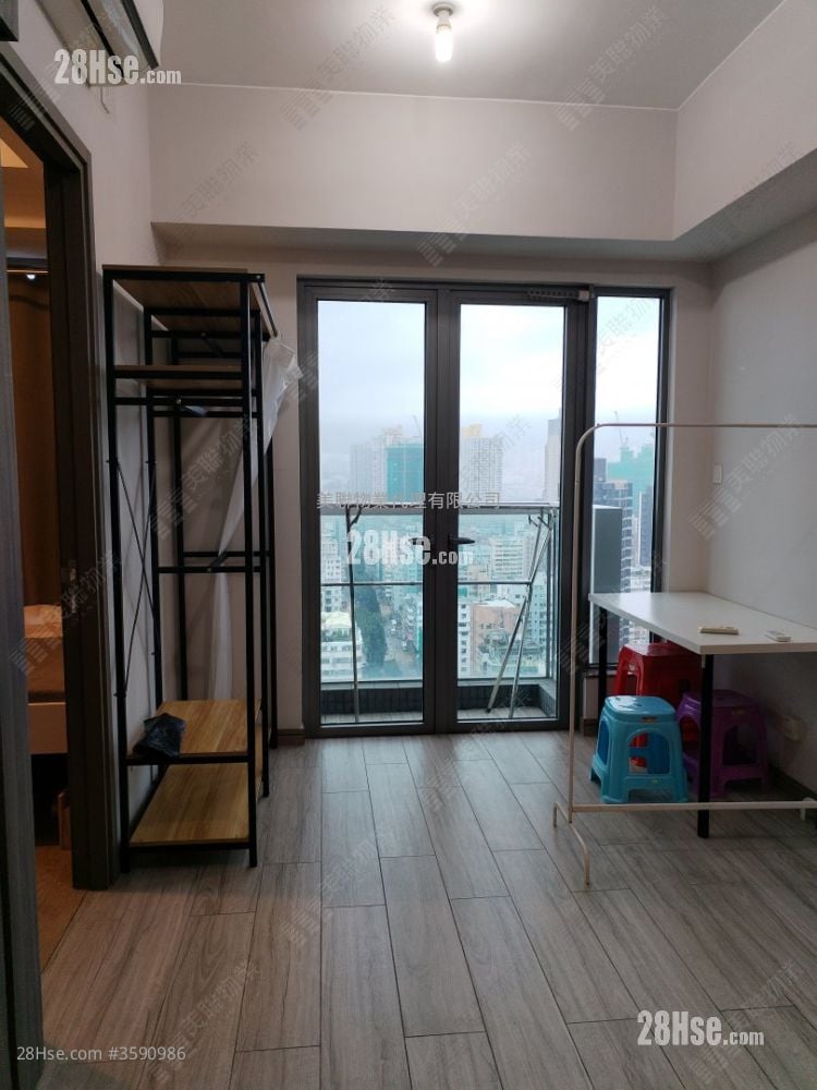 Park One Rental 3 Bedrooms , 1 Bathroom 418 ft²