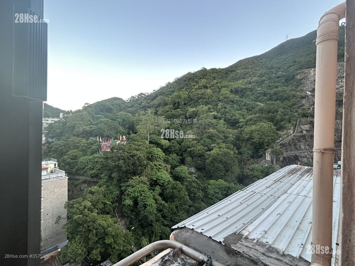 Tung On Building Sell 3 Bedrooms , 1 Bathroom 587 ft²