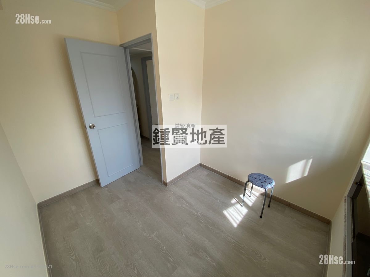 Yue Xiu Plaza Rental 3 Bedrooms , 1 Bathroom 566 ft² Yue Xiu Plaza Rental 3 Bedrooms , 1 Bathroom 566 ft²