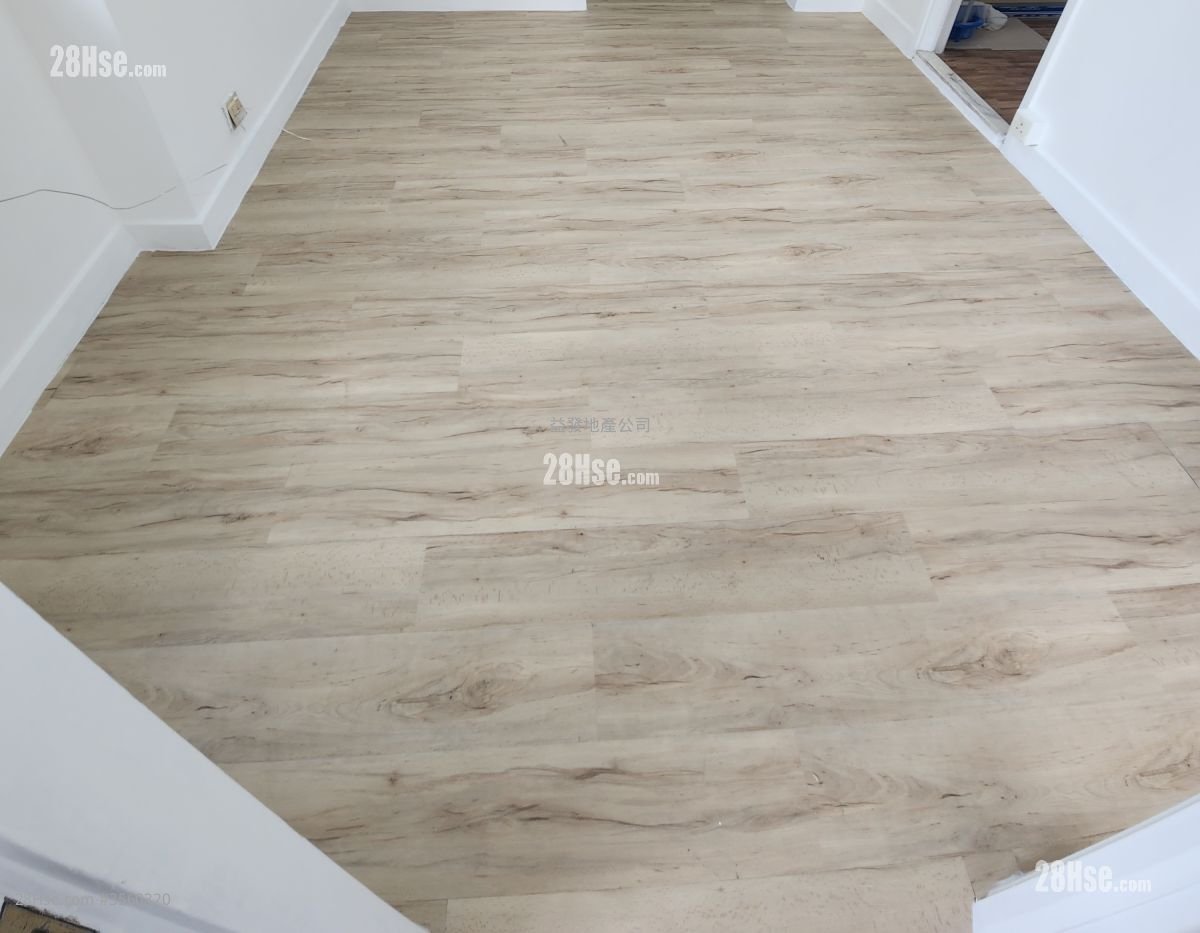 Ho Shun Tai Building Sell 2 Bedrooms , 1 Bathroom 290 ft² Ho Shun Tai Building Sell 2 Bedrooms , 1 Bathroom 290 ft²