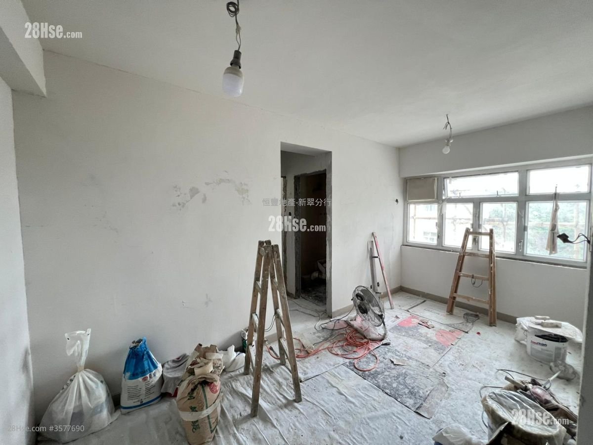Shan Tsui Court Rental 2 Bedrooms , 1 Bathroom 374 ft²