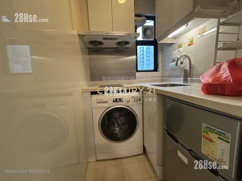 Marina Lodge Rental Studio , 1 Bathroom 257 ft²