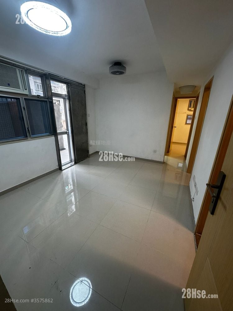 Hillview Court Rental 3 Bedrooms , 1 Bathroom 480 ft²