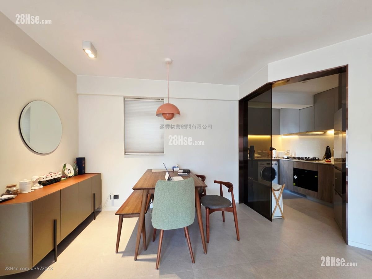 living room: Illumination Terrace Sell 2 Bedrooms , 1 Bathroom 616 ft² living room: Illumination Terrace Sell 2 Bedrooms , 1 Bathroom 616 ft²