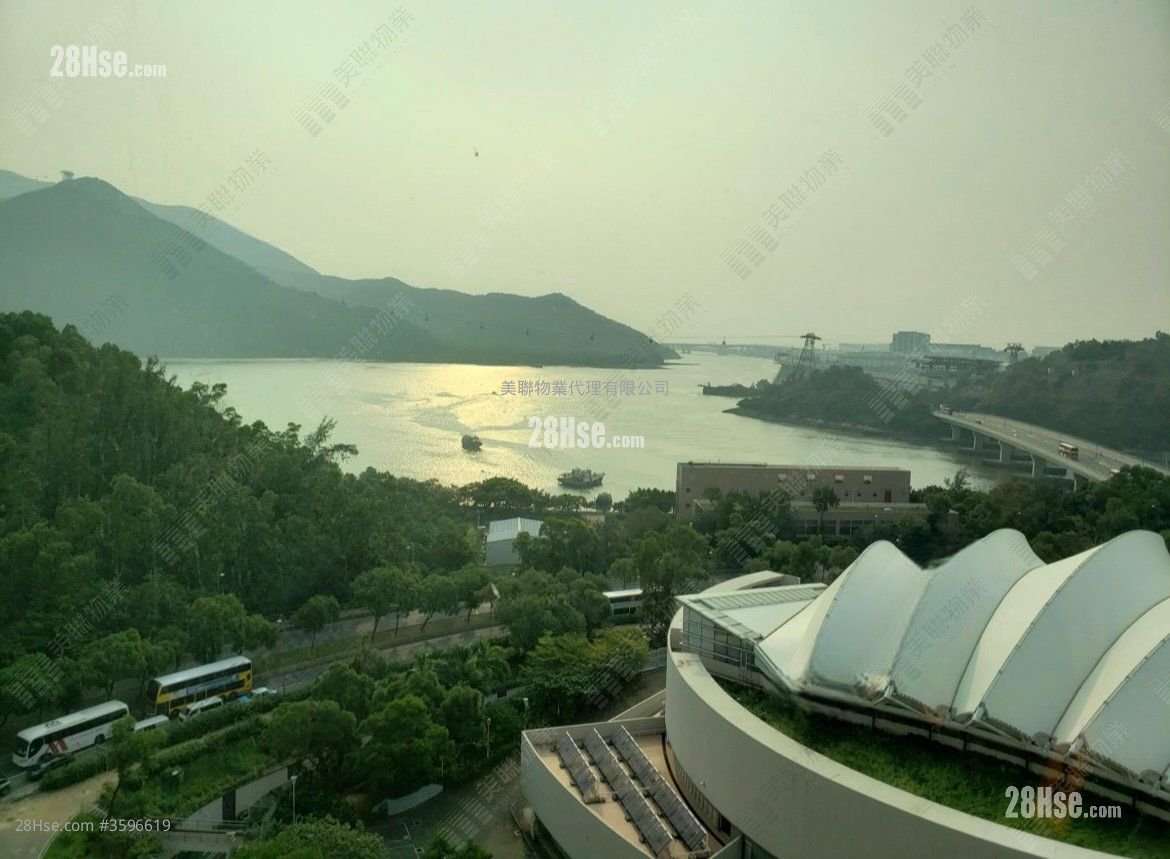 Tung Chung Crescent Sell 3 Bedrooms 868 ft²