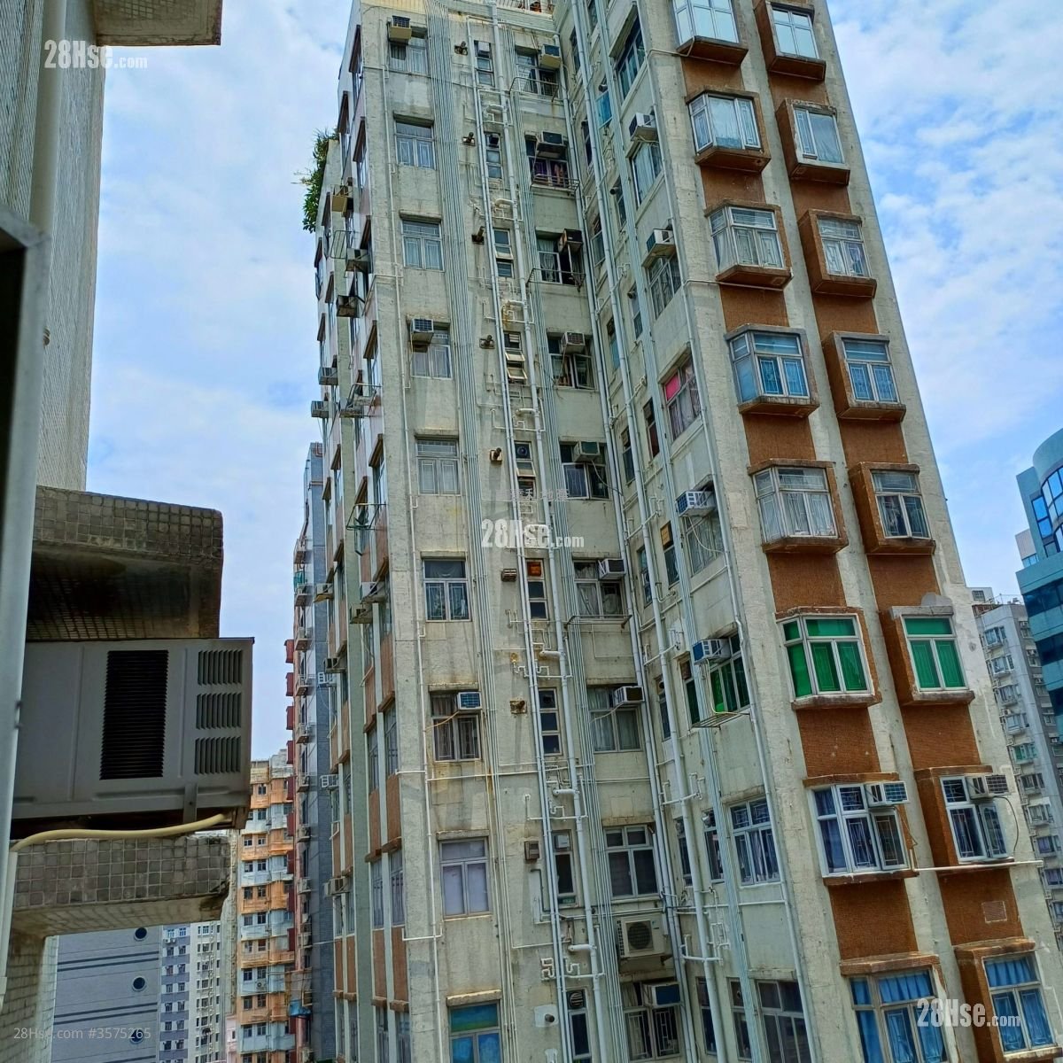 康华大厦 售盘 开放式间隔 , 1 浴室 260 平方尺 康华大厦 售盘 开放式间隔 , 1 浴室 260 平方尺